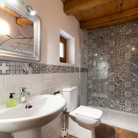 Сasa de vacaciones Casa De La Ribera - *