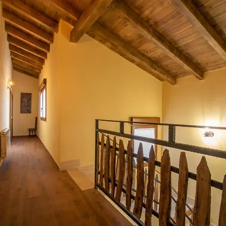 Casa De La Ribera - *